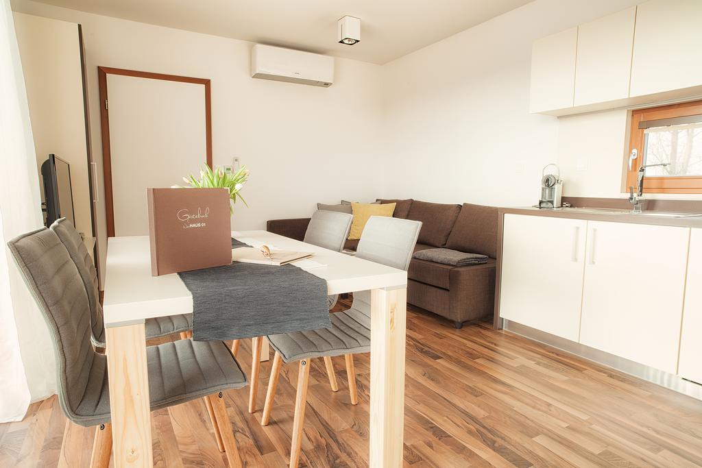Weingarten-Resort Unterlamm Loipersdorf - Adults Only Room photo